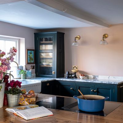 This beautiful cottage kitchen proves size shouldn't get in the way of a stunning design