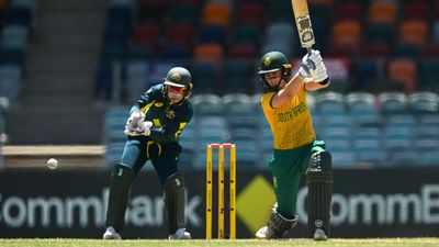 South Africa stun Australia for maiden women's win