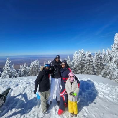 Roenis Elías's Winter Adventures with Family in Ski Apache