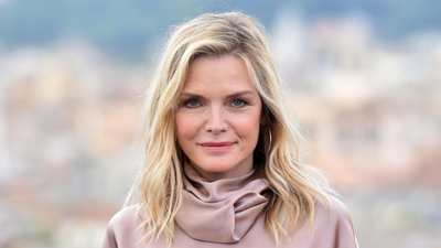 Michelle Pfeiffer's open living room storage is an incentive to declutter – professional organizers say