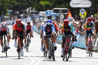 Laurence Pithie edges out Natnael Tesfazion to win Cadel Evans Great Ocean Road Race