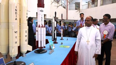 Mobile planetariums key attraction at YIMS-ISRO science expo