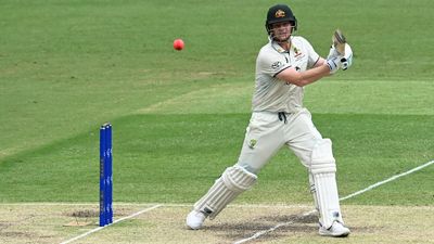 Smith repeats Warner's Hobart feat to make mark at top
