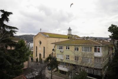 One Dead in Istanbul Church Attack; Investigation Underway