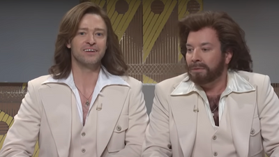 SNL Brought Back The Barry Gibb Talk Show, And For Once, Jimmy Fallon Wasn't The One Trying Not To Laugh