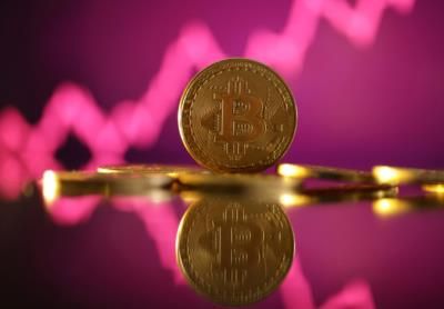 Bitcoin prices plummet as institutional investors sell Grayscale bitcoin ETFs