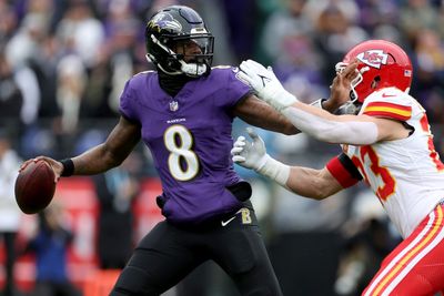 Lamar Jackson completes 13-yard pass to himself to extend Ravens drive