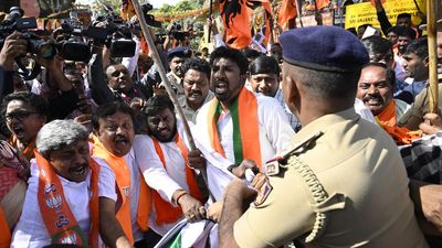 Keragodu flag row | Karnataka Minister Priyank Kharge accuses BJP of conducting communal experiment in Mandya