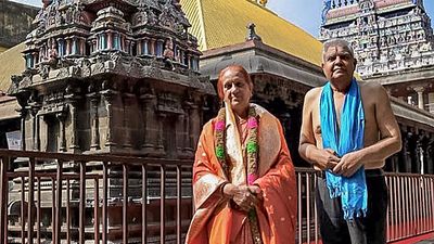 Vice President of India offers prayers at Sri Natarajar temple in Chidambaram