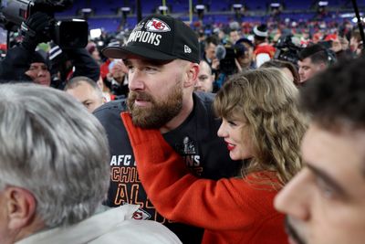 Mics pick up what Taylor Swift said to Travis Kelce while celebrating, including, apparently, ‘love you’