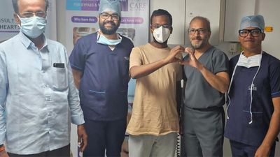 Doctors perform heart transplant on 25-year-old man from AP