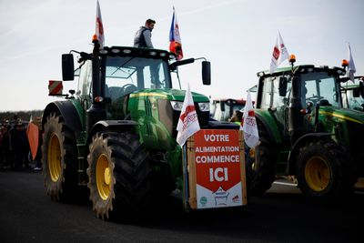 French farmers block major motorways around Paris as dispute escalates