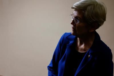 Senator Elizabeth Warren calls for Fed to cut interest rates