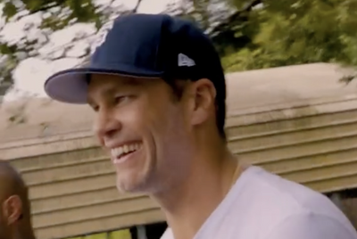 Video shows Tom Brady’s friends hilariously chirping him about Patrick Mahomes while visiting goats