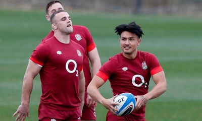 England’s Six Nations injury crisis as Smith leaves training on crutches