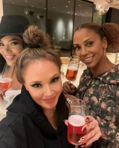 An Unforgettable Evening of Connection and Camaraderie with Leah Remini