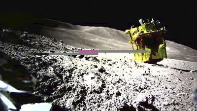 Japanese moon probe back to work after sun reaches its solar panels