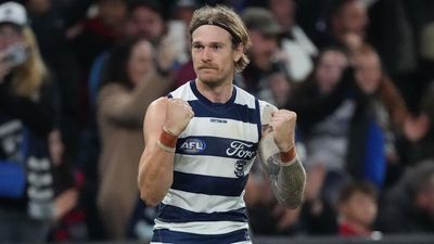 Geelong ponder shifting ace defender Stewart to middle