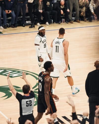 Nuggets' Jokic dominates as Bucks fall short in season opener