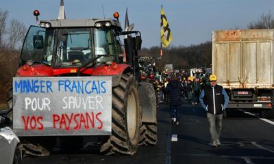 ‘Everyone is affected’: Pressure grows on French government to strike deal with farmers