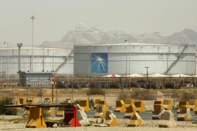 Saudi Aramco Maintains 12 Million Barrel/day Output Amid Falling Prices