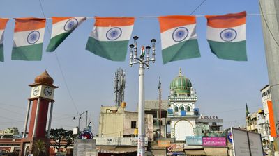 Following objection, police replace green flag with tricolour at Shivajinagar