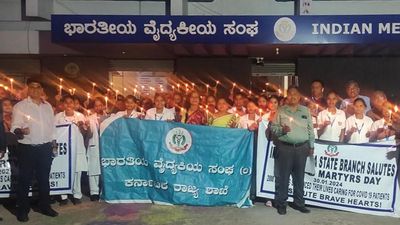 Of nearly 1,600 doctors who succumbed to COVID in India, 92 were from Karnataka