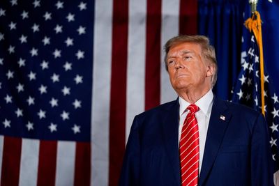 Illinois board votes unanimously to keep Trump on primary ballot