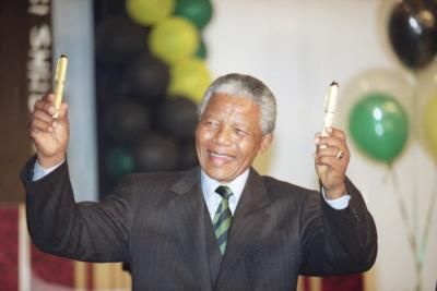 Nelson Mandela Artifact Auction Suspended Amid Criticism and Legal Challenges