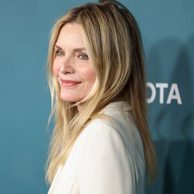 Michelle Pfeiffer's Layered Hair Is One of Winter's Coolest Cuts