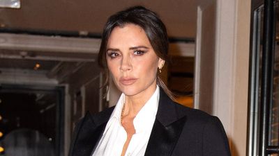 Victoria Beckham's low-waist flares and slouchy blazer have got us taking notes on relaxed tailoring