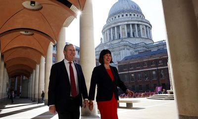 Labour has no intention of reinstating cap on bankers’ bonuses, says Reeves