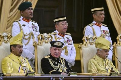 Billionaire Sultan Sworn in as Malaysia's New King