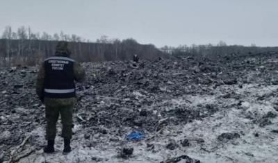 Russia accused of withholding bodies of alleged POWs from plane crash