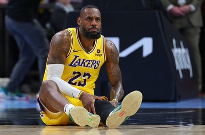 LeBron James cryptically posts 1 emoji after Lakers lose, and the wild speculation has begun