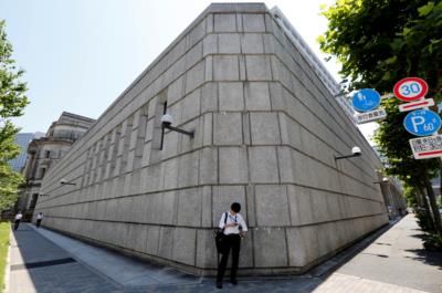 BOJ Considers Stimulus Exit Scenarios, Adopts Hawkish Stance