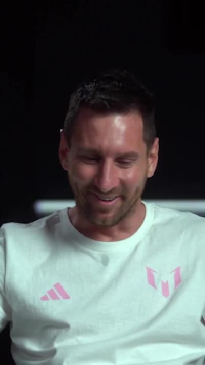 Soccer stars Messi, Sudeikis, and Marino to unite for Super Bowl commercial