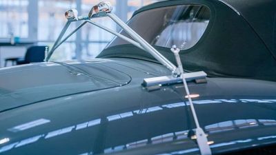 Mercedes Reissues Ski Racks For 300SL Roadster Presumably Due To High Demand