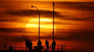 Perth sizzles with record 45C in eastern suburbs