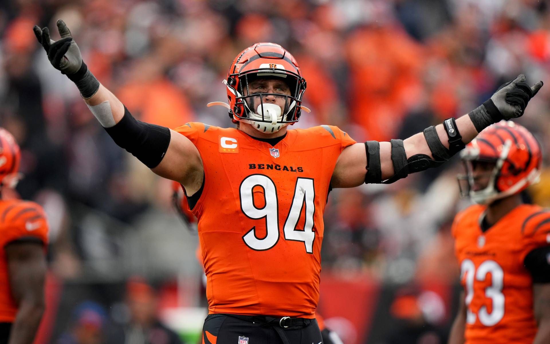 Sam Hubbard played through injury late in the season