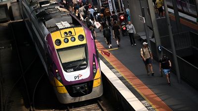 V/Line staff threaten ongoing strikes over pay fight