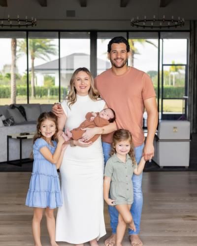 David Peralta and his Blissful Family: A Heartwarming Moment