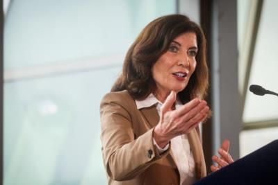 Governor Hochul open to deporting migrants who attacked NYPD officers