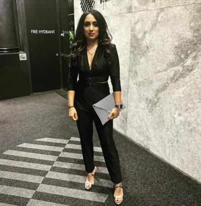 Isa Guha Nails a Stylish Pose in All-Black Ensemble