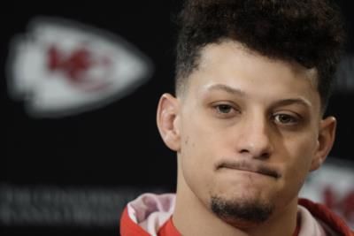 Patrick Mahomes' dad discusses Super Bowl success and dad bod.