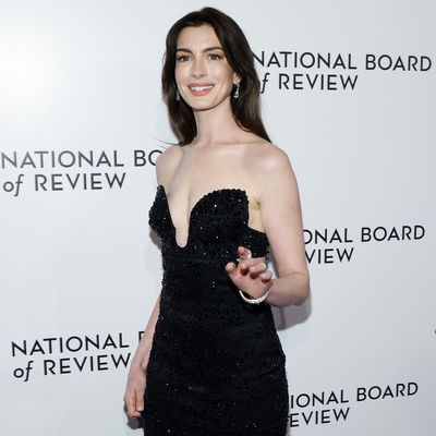 Anne Hathaway's Micro Fringe Is Perfect for Her Rom-Com Era