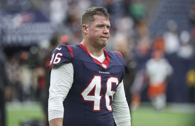 Texans sign long snapper Jon Weeks to 1-year deal