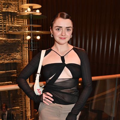 Maisie Williams Wore Her Short Hair in the Slickest Style