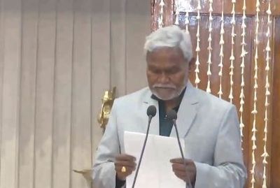 JMM''s Champai Soren takes oath as chief minister of Jharkhand