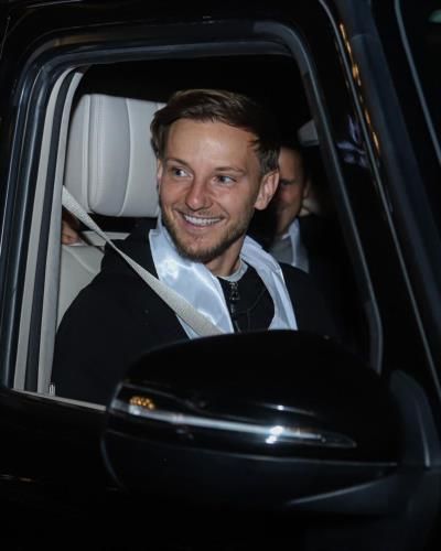 Ivan Rakitic: A Glimpse of Effortless Charm and Casual Elegance